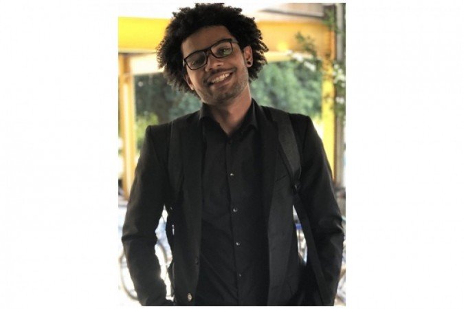 Nós, negros, não nascemos com a saúde mental prejudicada, não brotamos sem nos acharmos bonitos. Não naturalizamos os nossos lugares na pobreza, com falta de acesso à saúde, à educação e à qualidade de vida", diz Matheus Asmassallan