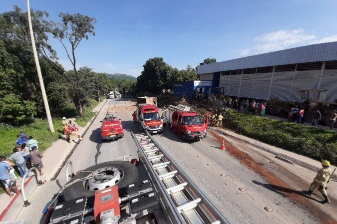 O homem, ainda não identificado,  morreu após se envolver em uma batida com outro caminhão e tombar na DF-150, sentido Fercal