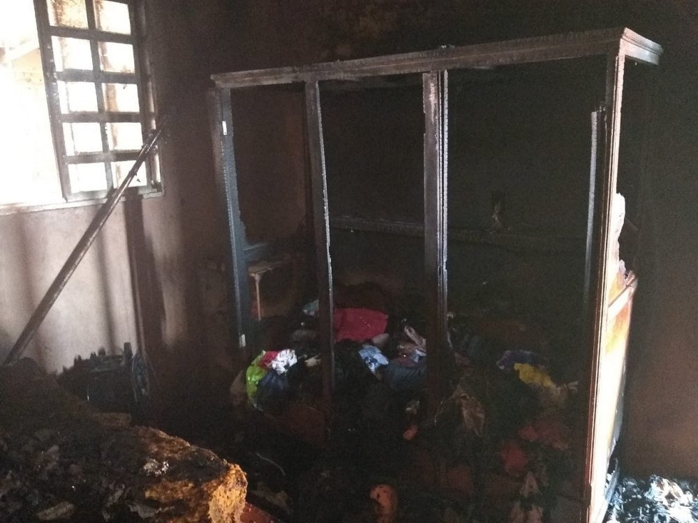 Incêndio em casa no Sol Nascente nesta sexta-feira (4/12).