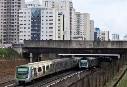 Com 32 trens, o metrô do DF atende cerca de 160 mil usuários por dia -  (crédito: Minervino Júnior/CB/D.A Press)