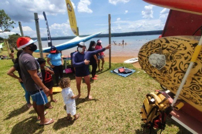 O Natal Solidário do Projeto Raia Norte, no Parque das Garças, promoveu aulas de educação ambiental, prática de esportes e outras atividades a 40 crianças moradoras do Varjão
