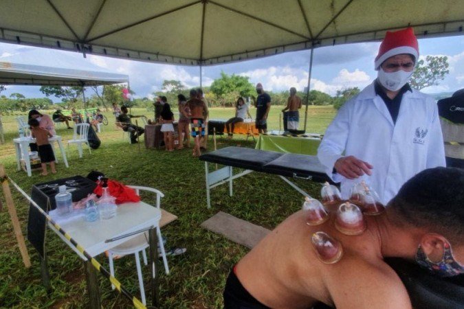 O Natal Solidário do Projeto Raia Norte, no Parque das Garças, promoveu aulas de educação ambiental, prática de esportes e outras atividades a 40 crianças moradoras do Varjão
