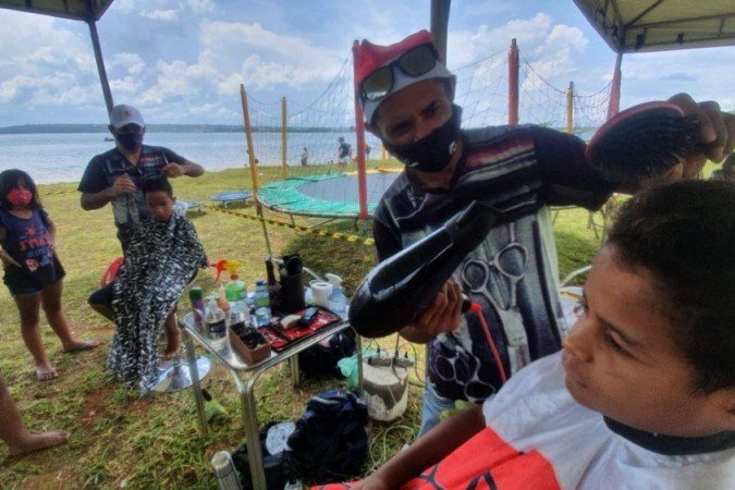 O Natal Solidário do Projeto Raia Norte, no Parque das Garças, promoveu aulas de educação ambiental, prática de esportes e outras atividades a 40 crianças moradoras do Varjão
