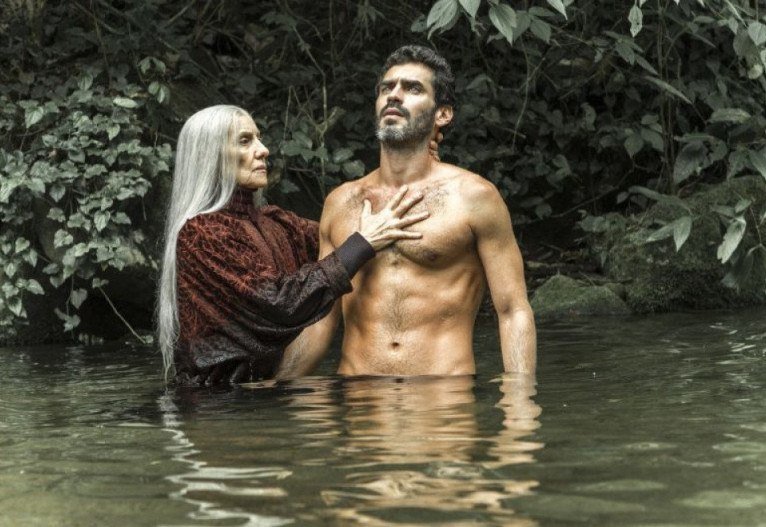 Cássia Kis e Nikolas Antunes em cena da série 'Desalma'