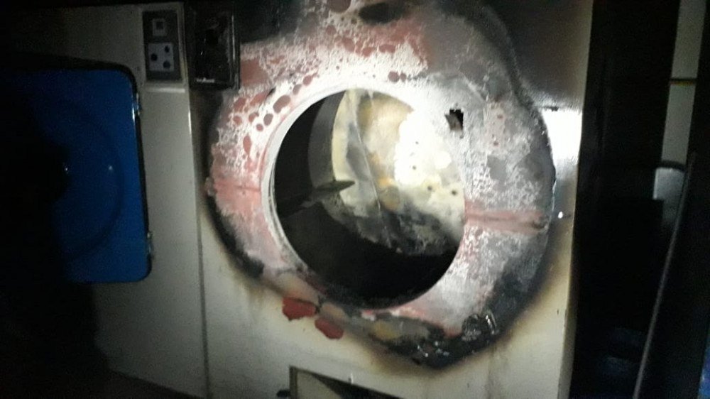 Lavanderia no Setor de Oficinas Norte pega fogo na noite desta sexta-feira (4/12)