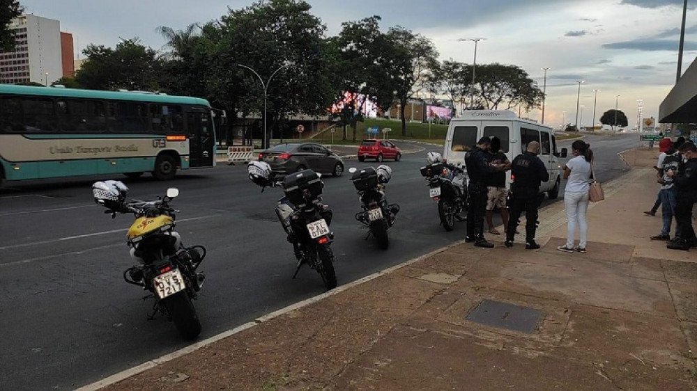 Foragido é detido fazendo transporte pirata na Rodoviária