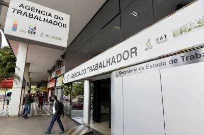 Para concorrer a qualquer uma das vagas, os trabalhadores podem ir a uma das 14 agências do trabalhador — aberta das 8h às 17h — ou cadastrar o currículo no aplicativo Sine Fácil - (crédito: Minervino J?nior/CB/D.A Press) Para concorrer a qualquer uma das vagas, os trabalhadores podem ir a uma das 14 agências do trabalhador — aberta das 8h às 17h — ou cadastrar o currículo no aplicativo Sine Fácil - (crédito: Minervino J?nior/CB/D.A Press)