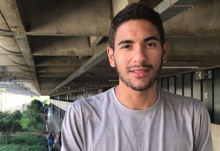 Allan Montalvão, estudante do último semestre de jornalismo, foi alvo de ataques homofóbicos durante apresentação TCC 