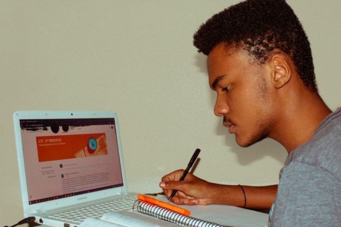 João Rabelo, estudante do 2º ano do ensino médio, acredita ser importante mais suporte aos alunos durante a pandemia -  (crédito:  Arquivo Pessoal)