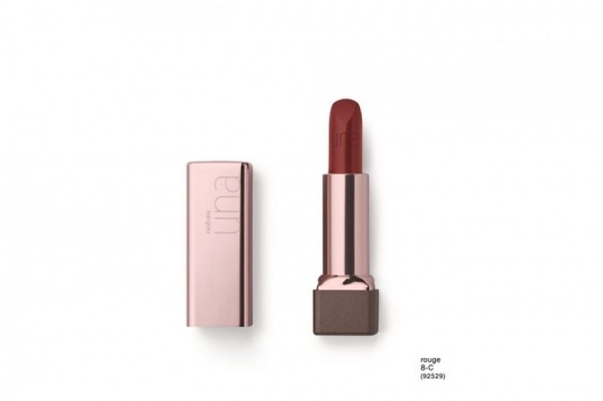 Batom CC Hidratante Una, cor Rouge 8c, da Natura (R$ 46,90)