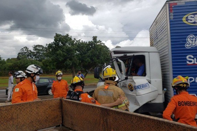 Com pista molhada, cuidados devem ser redobrados