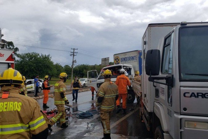 Com pista molhada, cuidados devem ser redobrados