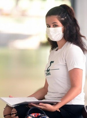 A estudante do  3? ano do ensino m&eacute;dio Luiza Leal