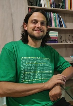 O professor de matem&aacute;tica do Sigma Paulo Luiz
