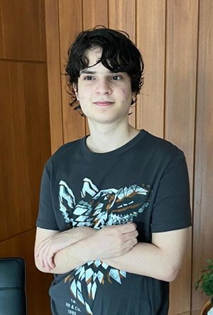  O estudante do 2&deg; ano do ensino m&eacute;dio Mateus Elias de Macedo