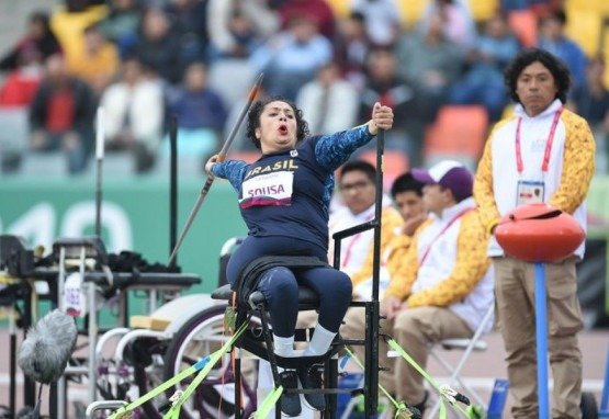 Poliana Souza compete no lan&ccedil;amento do dardo no Parapan de Lima, no Peru, em 2019.