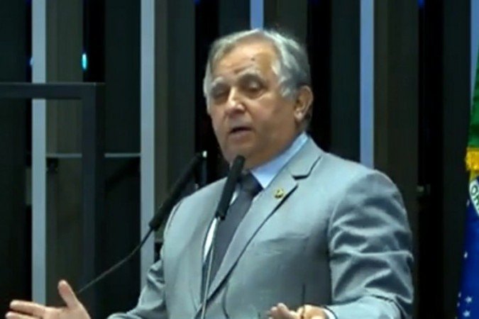 Senador Izalci Lucas (PSDB-DF) fez um acordo de liderança que dispensou a votação para a matéria: a votação foi simbólica - (crédito: TV Senado / Reprodução) Senador Izalci Lucas (PSDB-DF) fez um acordo de liderança que dispensou a votação para a matéria: a votação foi simbólica - (crédito: TV Senado / Reprodução)