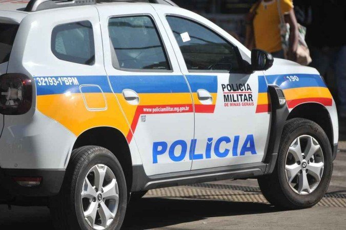De acordo com a Polícia Militar, a vítima é funcionária da escola e estava trabalhando quando sentiu um impacto no ombro esquerdo, semelhante a uma batida muito forte - (crédito: Leando Couri/EM/ D.A. Press) De acordo com a Polícia Militar, a vítima é funcionária da escola e estava trabalhando quando sentiu um impacto no ombro esquerdo, semelhante a uma batida muito forte - (crédito: Leando Couri/EM/ D.A. Press)