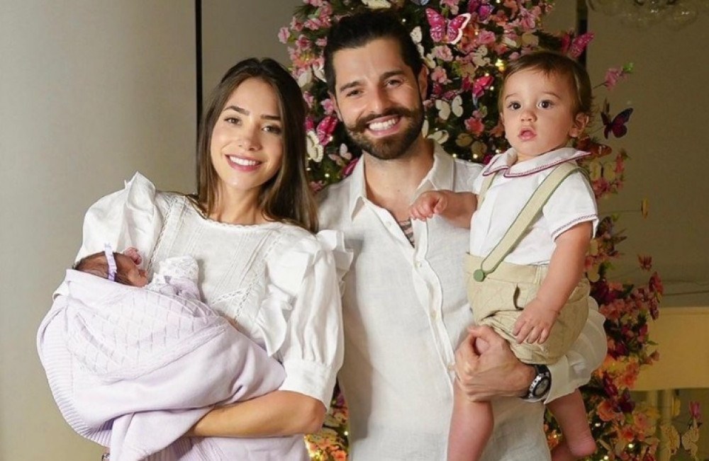 Filha de Alok e Romana recebe alta da UTI e passa primeiro Natal em casa 