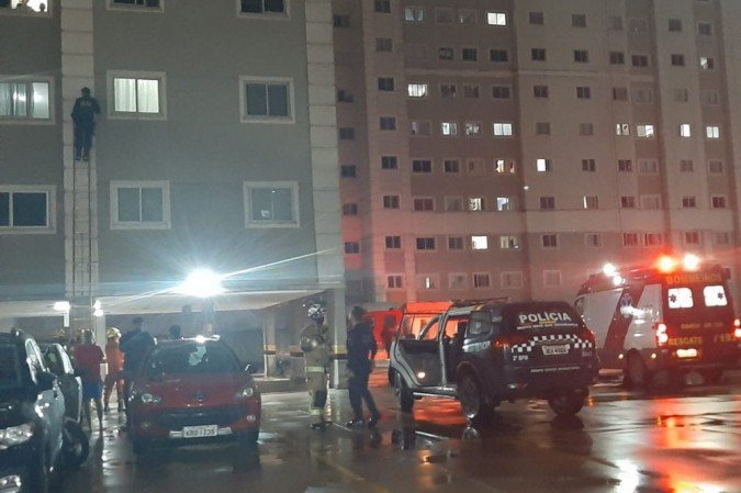 Homem faz família de refém em Taguatinga na noite do feriado de Natal -  (crédito: divulgação / CBMDF)