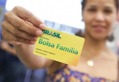 Presidenciáveis prometem aperfeiçoar o Bolsa Família; nenhum falou em cortar o benefício -  (crédito: Rafael Lampert Zart/ ASCOM/ MDSA) -Presidenciáveis prometem aperfeiçoar o Bolsa Família; nenhum falou em cortar o benefício -  (crédito: Rafael Lampert Zart/ ASCOM/ MDSA)