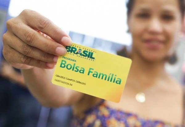 Presidenciáveis prometem aperfeiçoar o Bolsa Família; nenhum falou em cortar o benefício -  (crédito: Rafael Lampert Zart/ ASCOM/ MDSA)