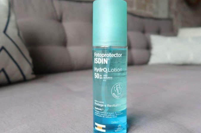 Isdin Hidrolotion FPS 50. Protetor solar em spray, é leve, espalha bem e não fica grudento (entre R$ 50 a R$ 94)