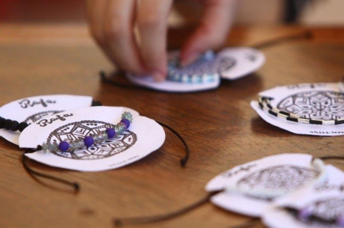 Rafaella Gentil abriu seu próprio negócio de bijuterias para conseguir uma renda extra