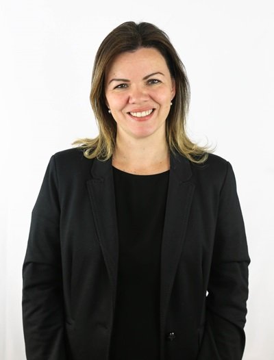 Adriana Oliveira, diretora de RH, valoriza resiliência e colaboração Adriana Oliveira, diretora de RH, valoriza resiliência e colaboração