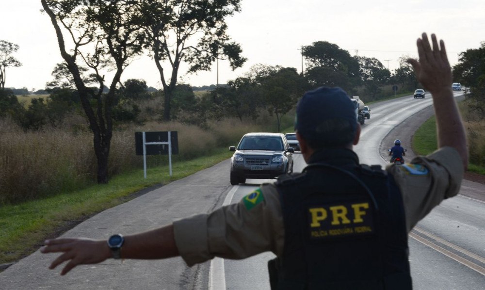 PRF contabiliza 903 acidentes e 67 mortes em rodovias no Ano-Novo