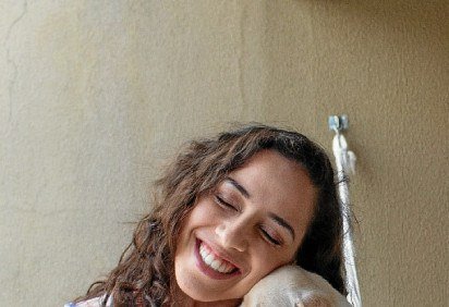 Trabalhando em home office, Kamila Braga realizou o sonho de tutorar um cão, a Belli