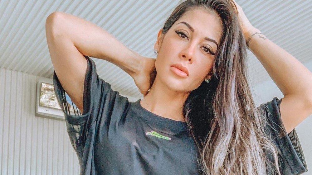 Mayra Cardi testa positivo para covid-19 e fala sobre síndrome da exaustão