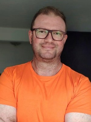 O assessor pedagógico de física do Sistema Positivo de Ensino Danilo Capelari O assessor pedagógico de física do Sistema Positivo de Ensino Danilo Capelari