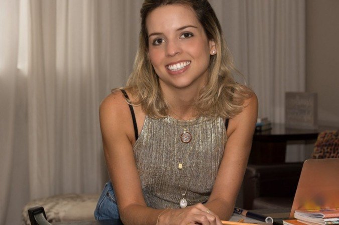 Antes tradutora e professora de inglês,Débora ajuda mulheres a passarem ao mundo sua essência verdadeira - (crédito: Arquivo Pessoal) Antes tradutora e professora de inglês,Débora ajuda mulheres a passarem ao mundo sua essência verdadeira - (crédito: Arquivo Pessoal)