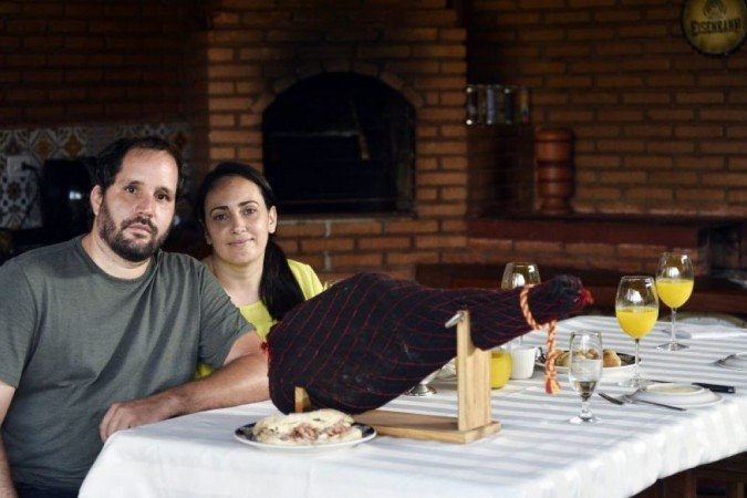 Lorena Debs e Arthus Benazio abriram a BSB Defumados em meio à pandemia