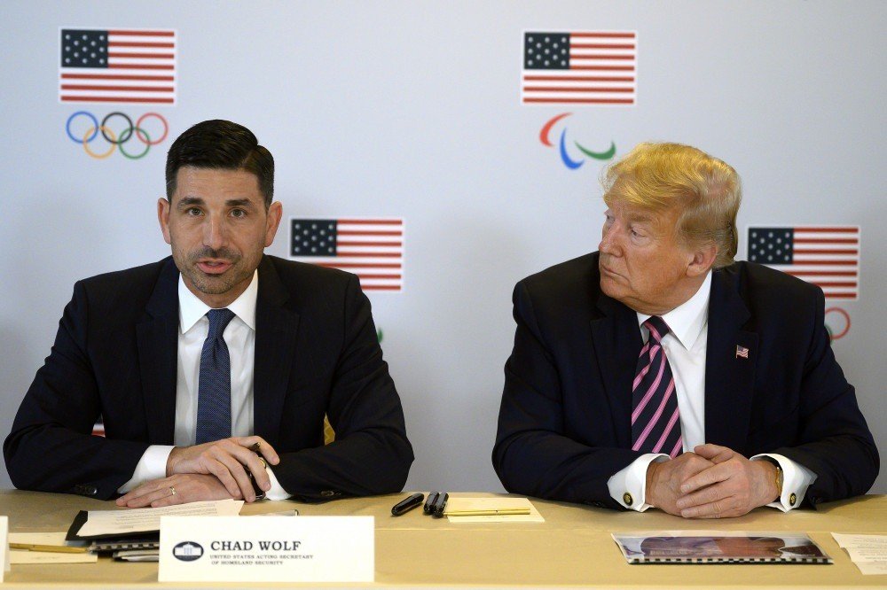 Secretario de Segurança Interna dos EUA renuncia em meio a temores de atos de violência