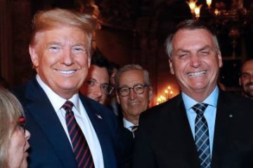 Ao longo do vídeo de endosso ao republicano Donald Trump, Jair Bolsonaro enaltece bandeiras políticas como defesas de pautas religiosas e de temas relacionados a à liberdade expressão, livre mercado e propriedade privada -  (crédito: ALAN SANTOS/AFP)