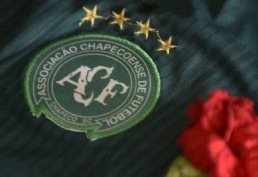 Chapecoense volta à Colômbia e recebe homenagens do Atlético Nacional dez anos após tragédia
