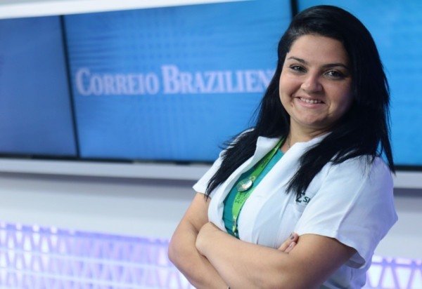 A professora de qu&iacute;mica do Sigma Juliana Gaspar