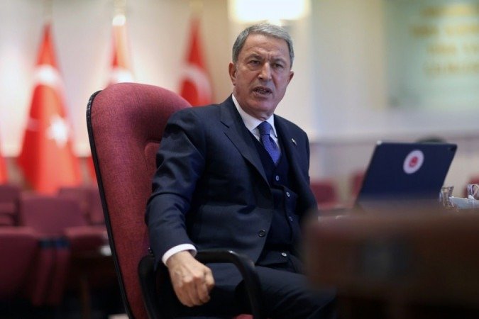 Ministro turco Hukusi Akar diz que sem diálogo não é possível chegar a algum lugar - (crédito: AFP / POOL / Arif AKDOGAN) Ministro turco Hukusi Akar diz que sem diálogo não é possível chegar a algum lugar - (crédito: AFP / POOL / Arif AKDOGAN)