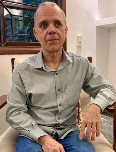 "Isso é uma tragédia social, que atinge a renda das famílias mais pobres e estimula a ida desses jovens e adolescentes para o mercado informal, sem garantias, sem formação técnica e sem permanência na escola, que são garantidas pela lei da aprendizagem" Elvis Cesar Bonassa, diretor da Kairós Desenvolvimento Social "Isso é uma tragédia social, que atinge a renda das famílias mais pobres e estimula a ida desses jovens e adolescentes para o mercado informal, sem garantias, sem formação técnica e sem permanência na escola, que são garantidas pela lei da aprendizagem" Elvis Cesar Bonassa, diretor da Kairós Desenvolvimento Social