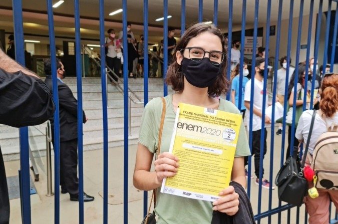 Marina Godoy saiu da prova do Enem 2020 querendo tomar banho para se livrar de qualquer vírus