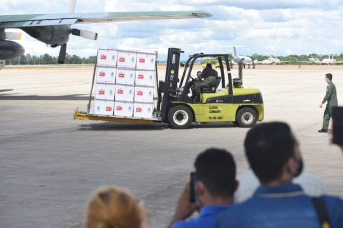 Primeiras doses da Coronavac chegam no DF