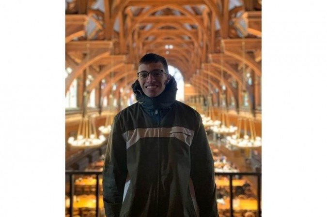 Eduardo, com apoio do Colégio Militar de Brasília, pode conhecer a universidade presencialmente em 2020