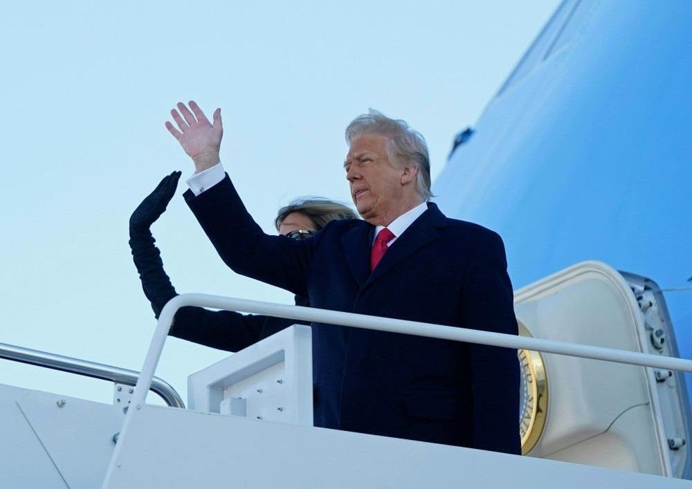 Ausente em posse de Biden, Trump se despede da Casa Branca se dizendo 