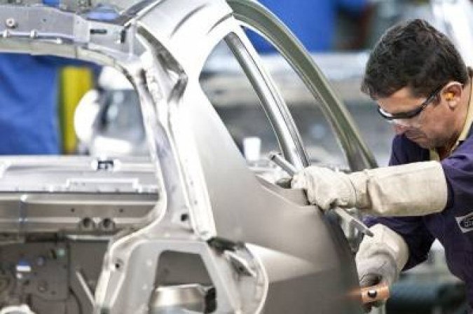 Entre as atividades, a principal influência negativa veio de veículos automotores, reboques e carrocerias, com uma retração de 11,5%
 -  (crédito: Reprodu??o)