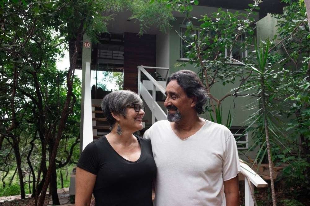 Carlos, com K&aacute;tia: "Colocamos tudo em uma balan&ccedil;a carinhosa e ganhou a nossa sa&uacute;de"