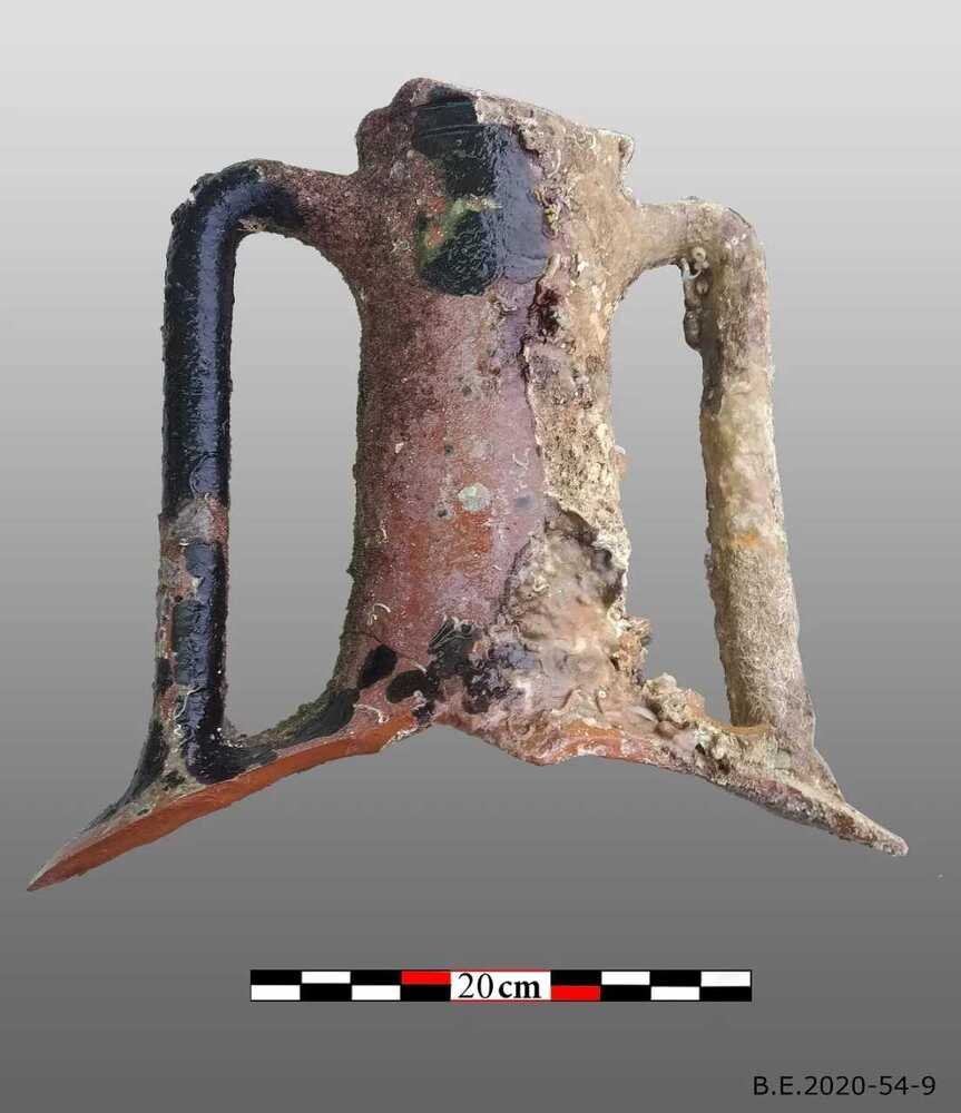 Ânfora encontrada em navio romano naufragado 
