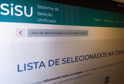 O MEC publicará o edital com o prazo de inscrição e demais procedimentos para o primeiro processo seletivo do Sisu após a divulgação do resultado do Enem -  (crédito: Agência Brasil)