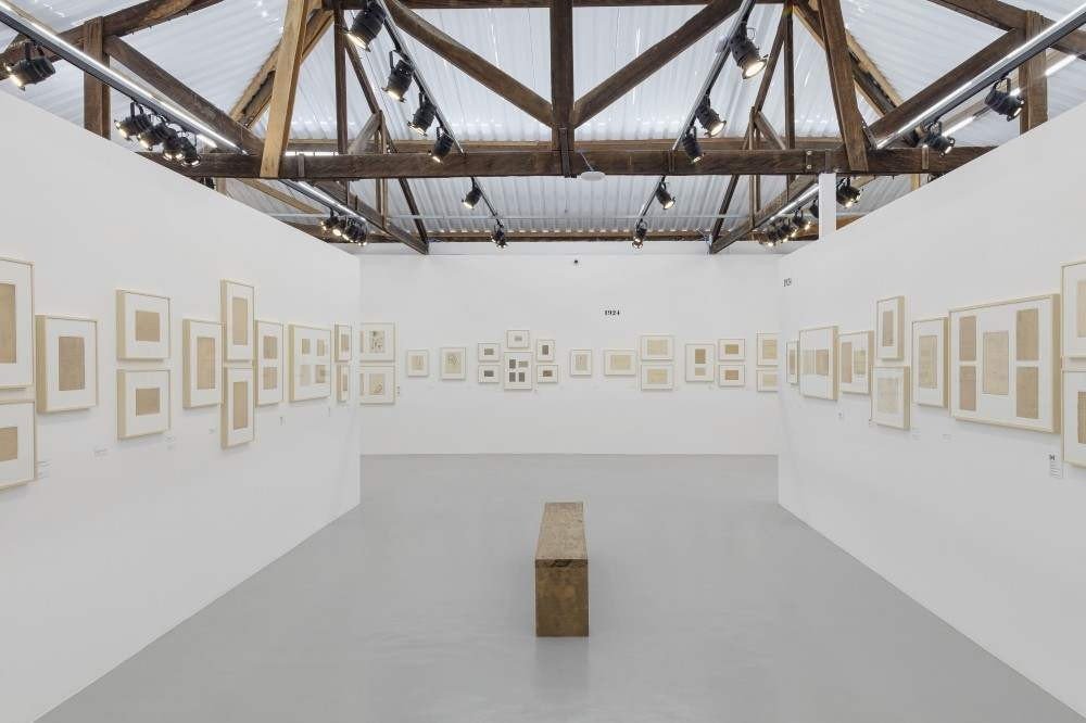 Vistas da exposição Estudos e Anotações, de Tarsila do Amaral 